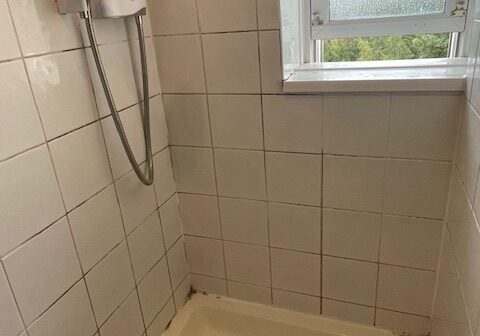Before Wet-area edge refresh